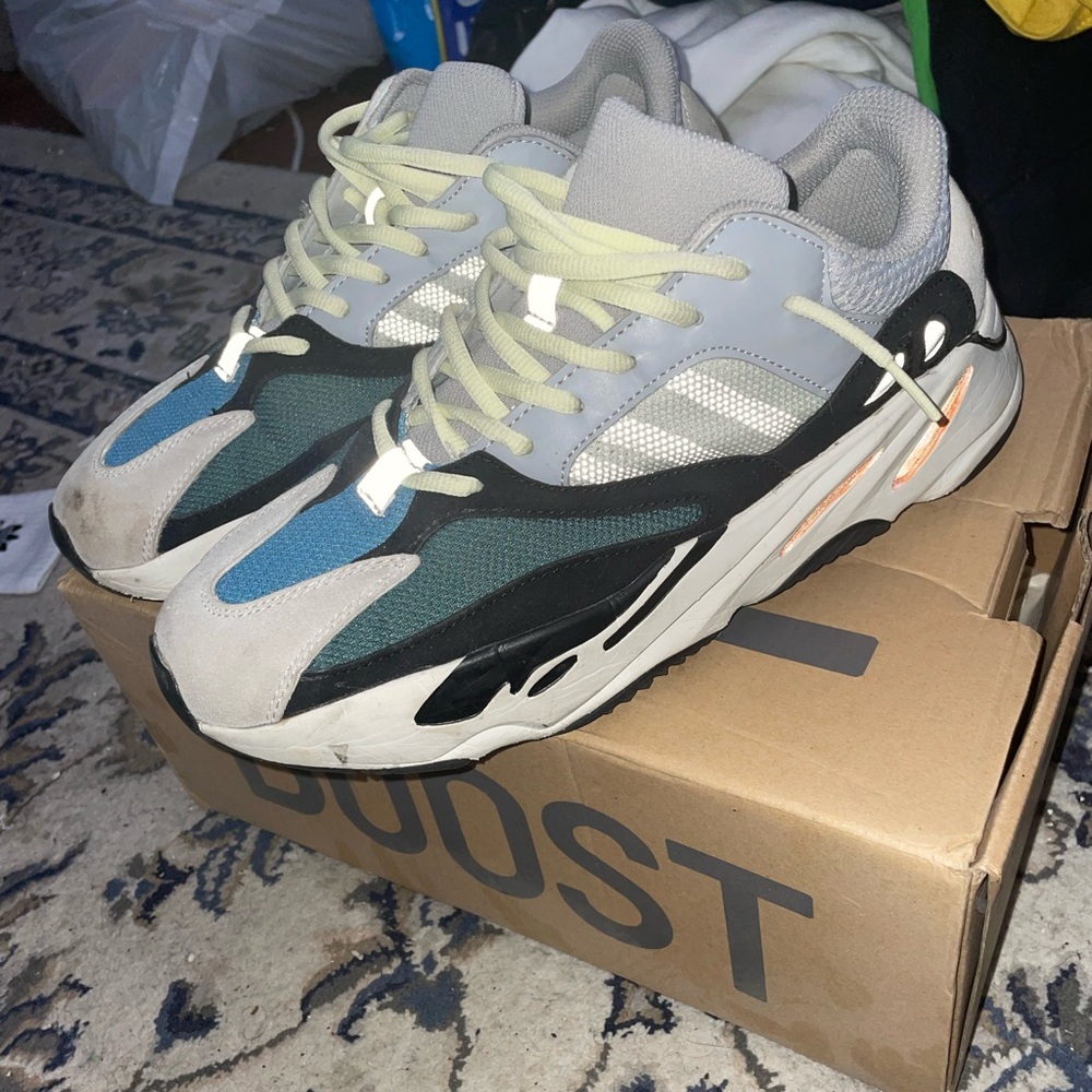 yeezy 700 wave runner